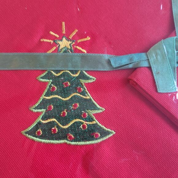 Christmas Placemats & Napkins (4) Dennis East International Red Xmas Trees New - Picture 4 of 7